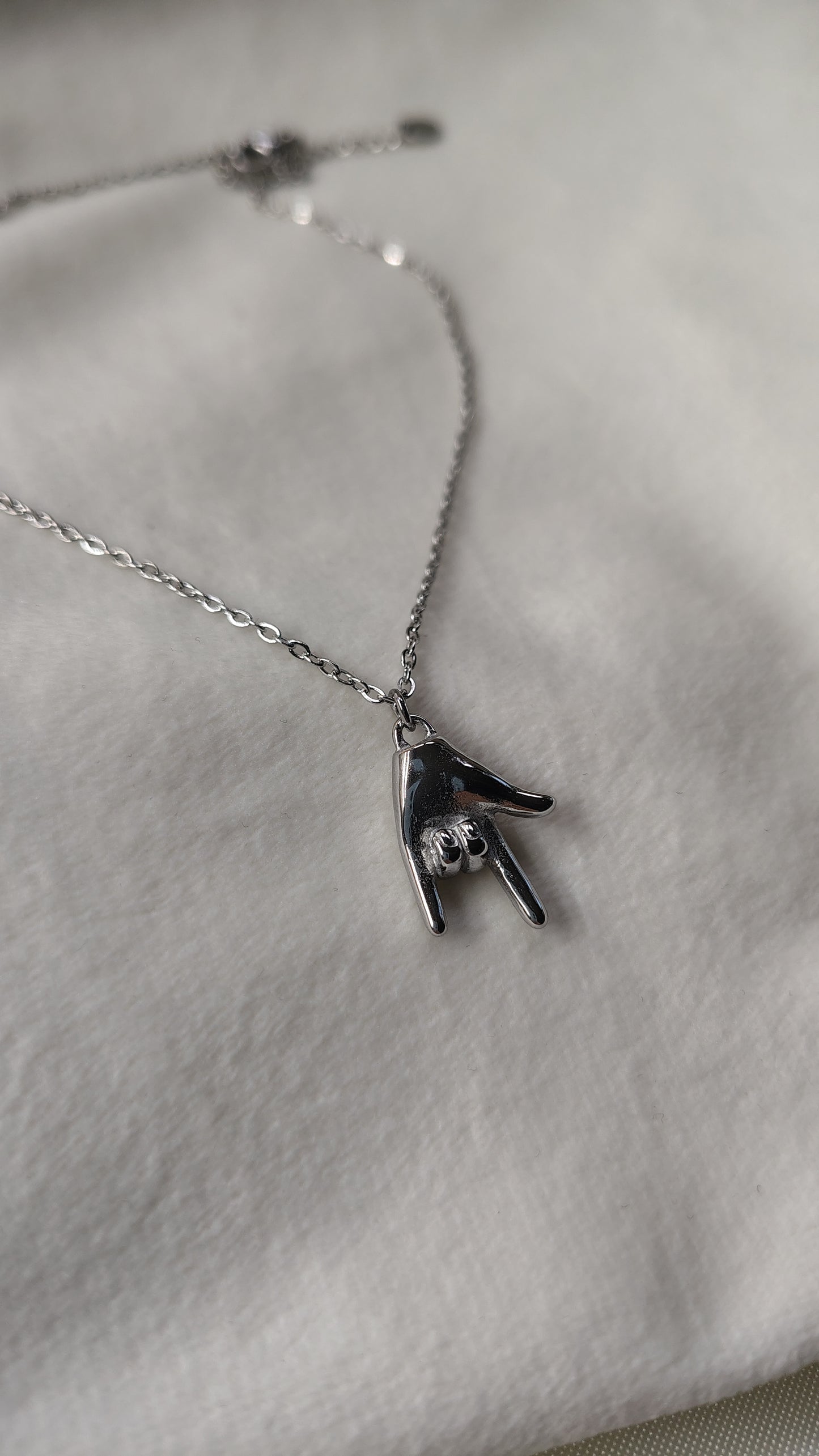 Collana con corna portafortuna