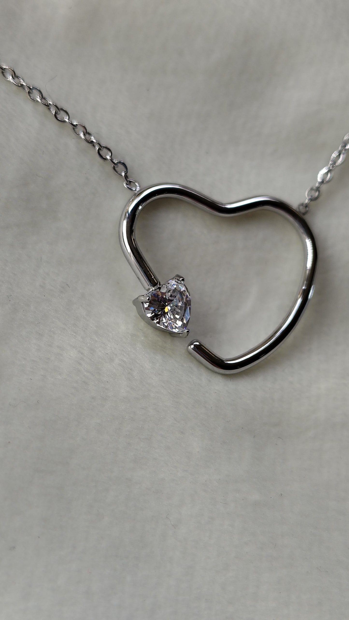 Collana Cuore con Punto Luce in Acciaio Inossidabile | Nuara Bijoux