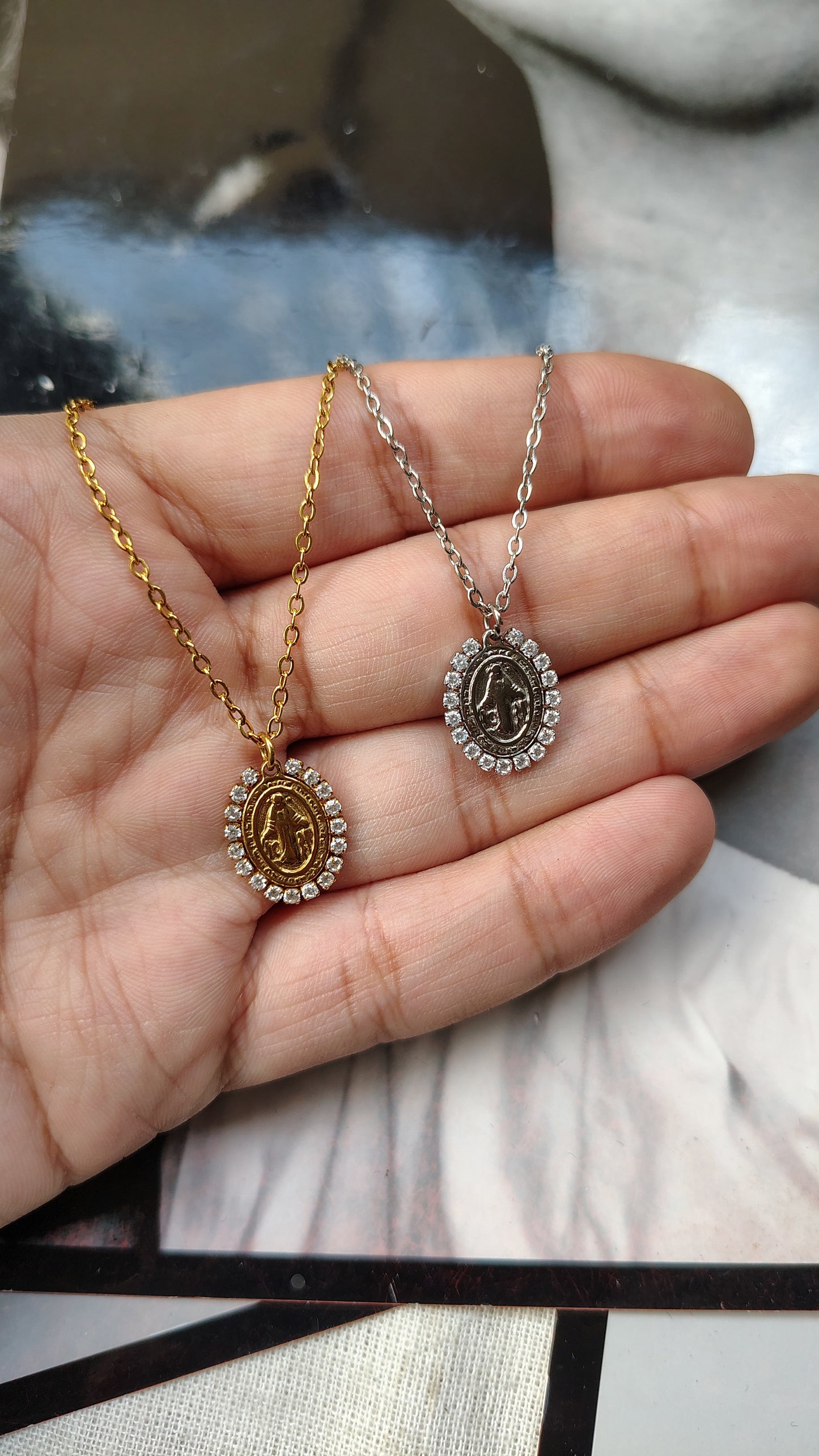 Collana in Acciaio Inossidabile con Madonnina di Guadalupe| Nuara Bijoux