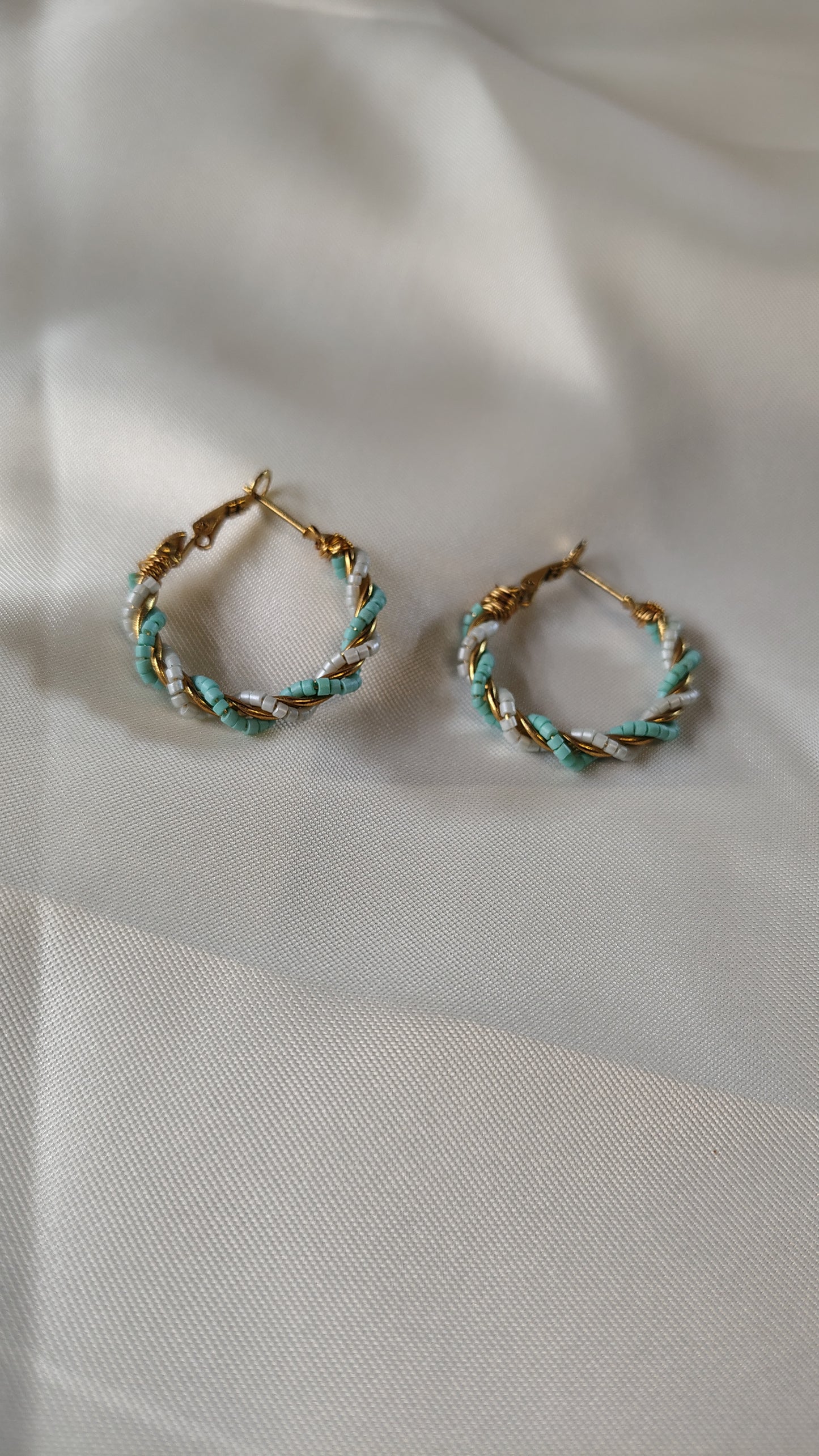 Orecchini a Cerchio Intrecciati Multicolor in Acciaio Inossidabile | Nuara Bijoux