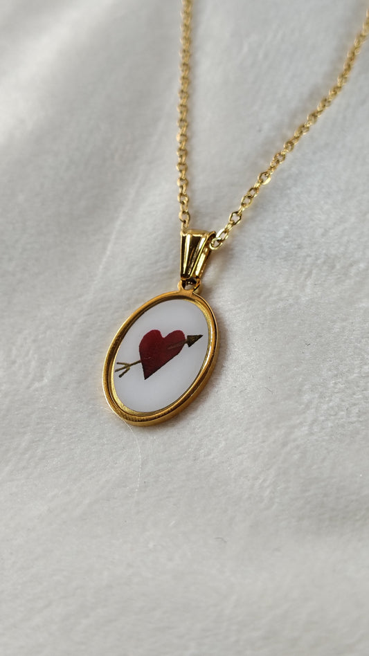 Collana con cuore trafitto da freccia