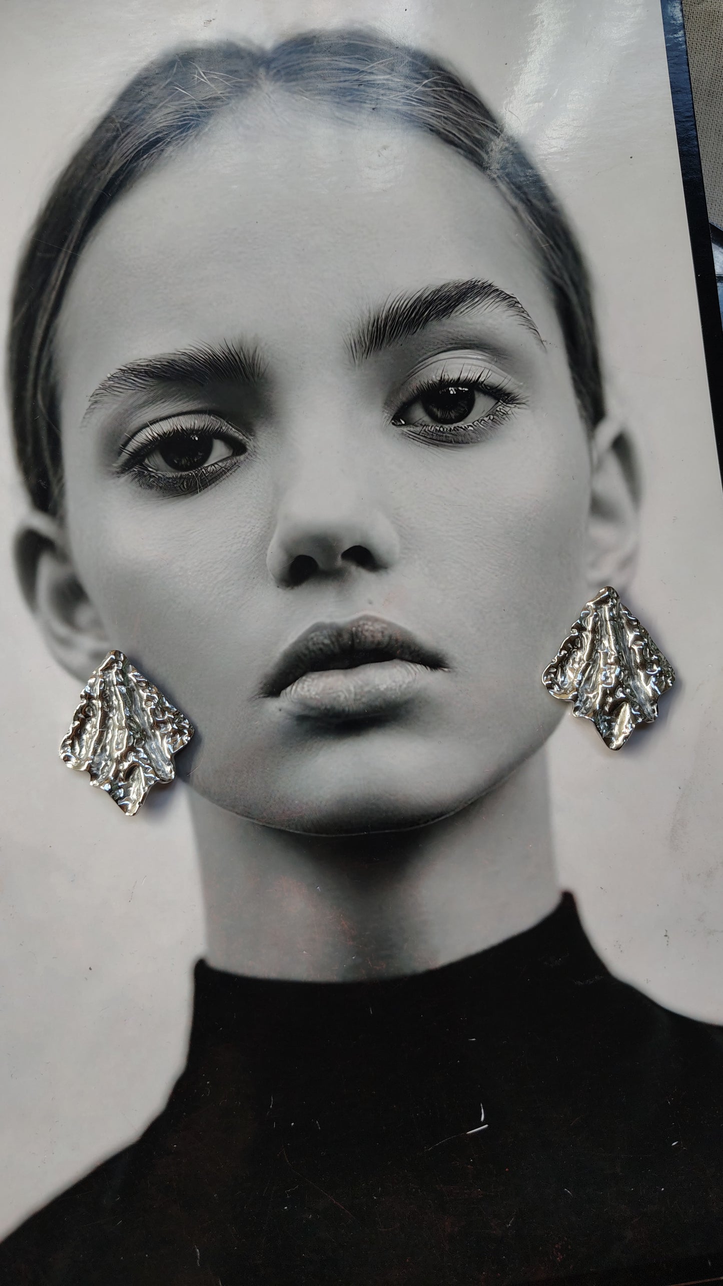 Orecchini Scultura Martellata in Acciaio Inossidabile | Nuara Bijoux