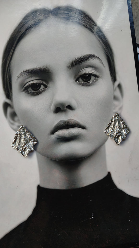 Orecchini Scultura Martellata in Acciaio Inossidabile | Nuara Bijoux
