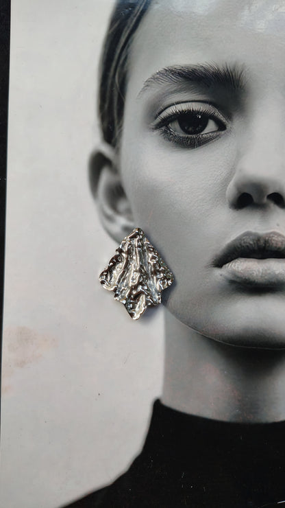 Orecchini Scultura Martellata in Acciaio Inossidabile | Nuara Bijoux