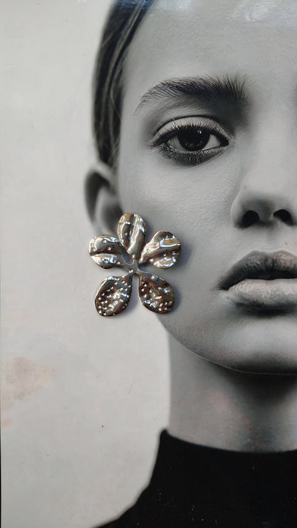 Orecchini Fiore Materico in Acciaio Inossidabile | Nuara Bijoux