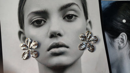 Orecchini Fiore Materico in Acciaio Inossidabile | Nuara Bijoux