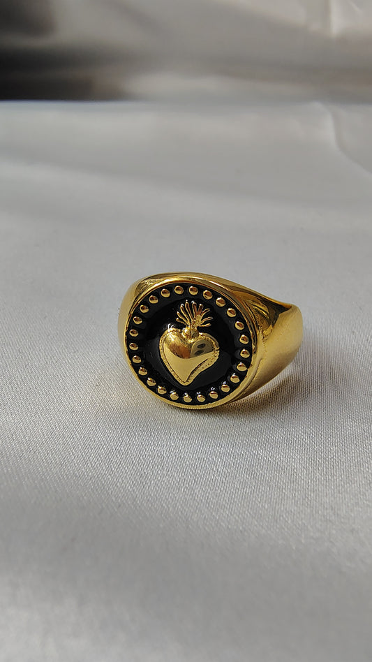 Anello con cuore sacro