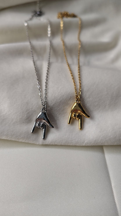 Collana con corna portafortuna