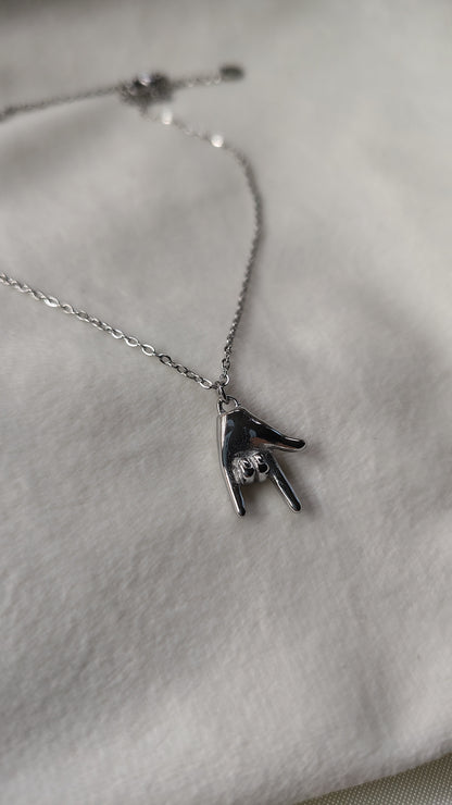 Collana con corna portafortuna