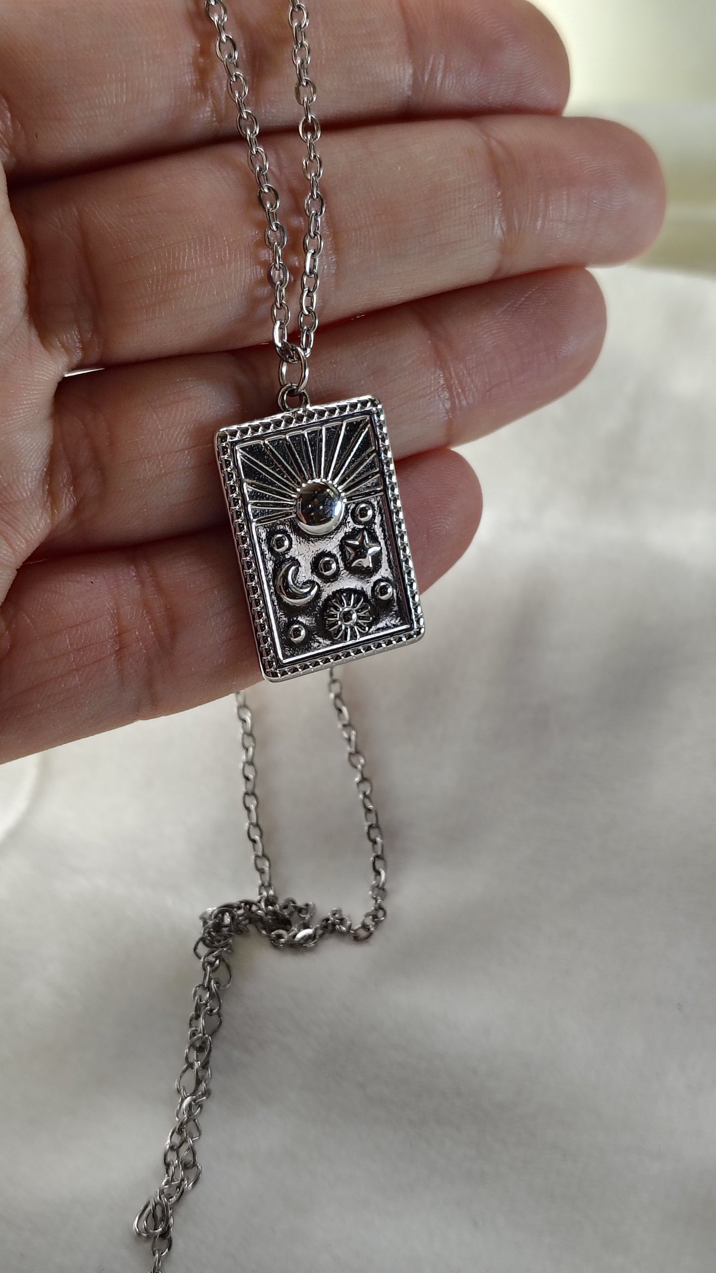 Collana con Ciondolo Sole, Luna e Stelle in Acciaio Inossidabile | Nuara Bijoux