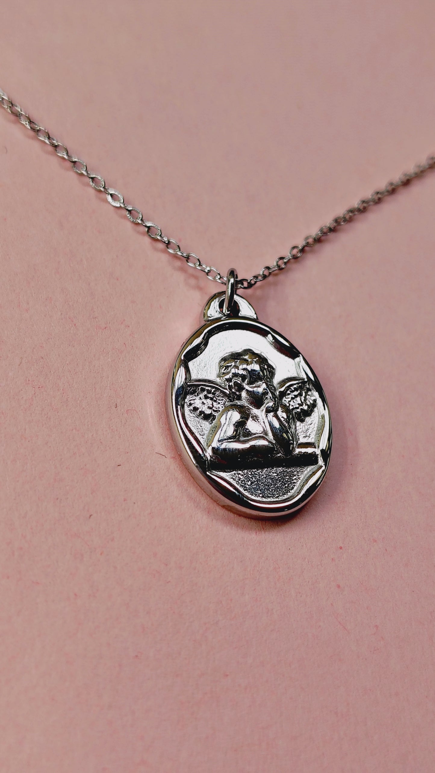 Collana medaglia angelo in acciaio inossidabile | Nuara Bijoux