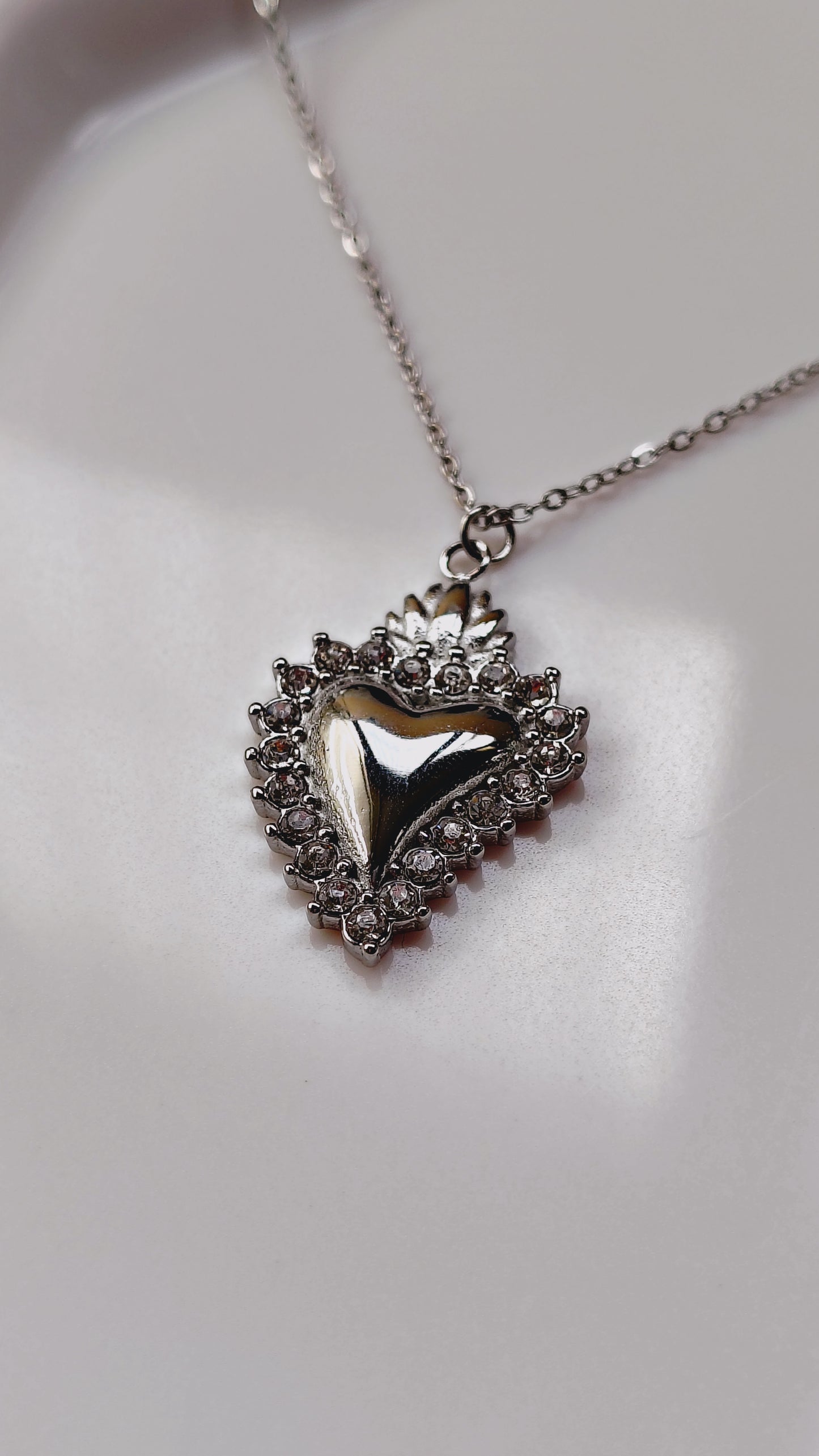 Collana Sacro Cuore in acciaio inossidabile | Nuara Bijoux