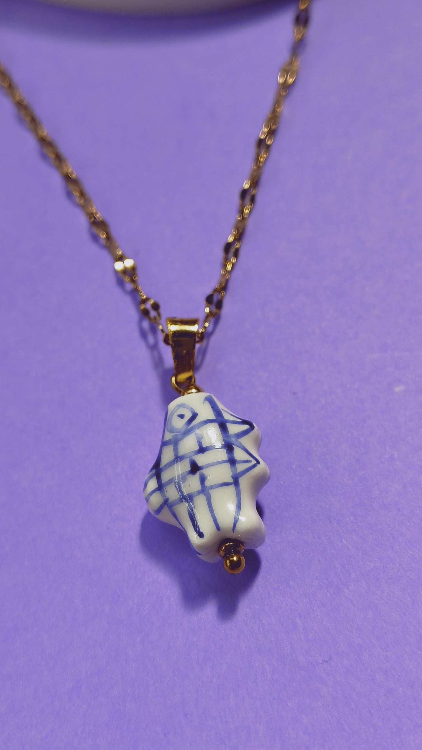 Collana pesciolino in ceramica e acciaio inossidabile | Nuara Bijoux