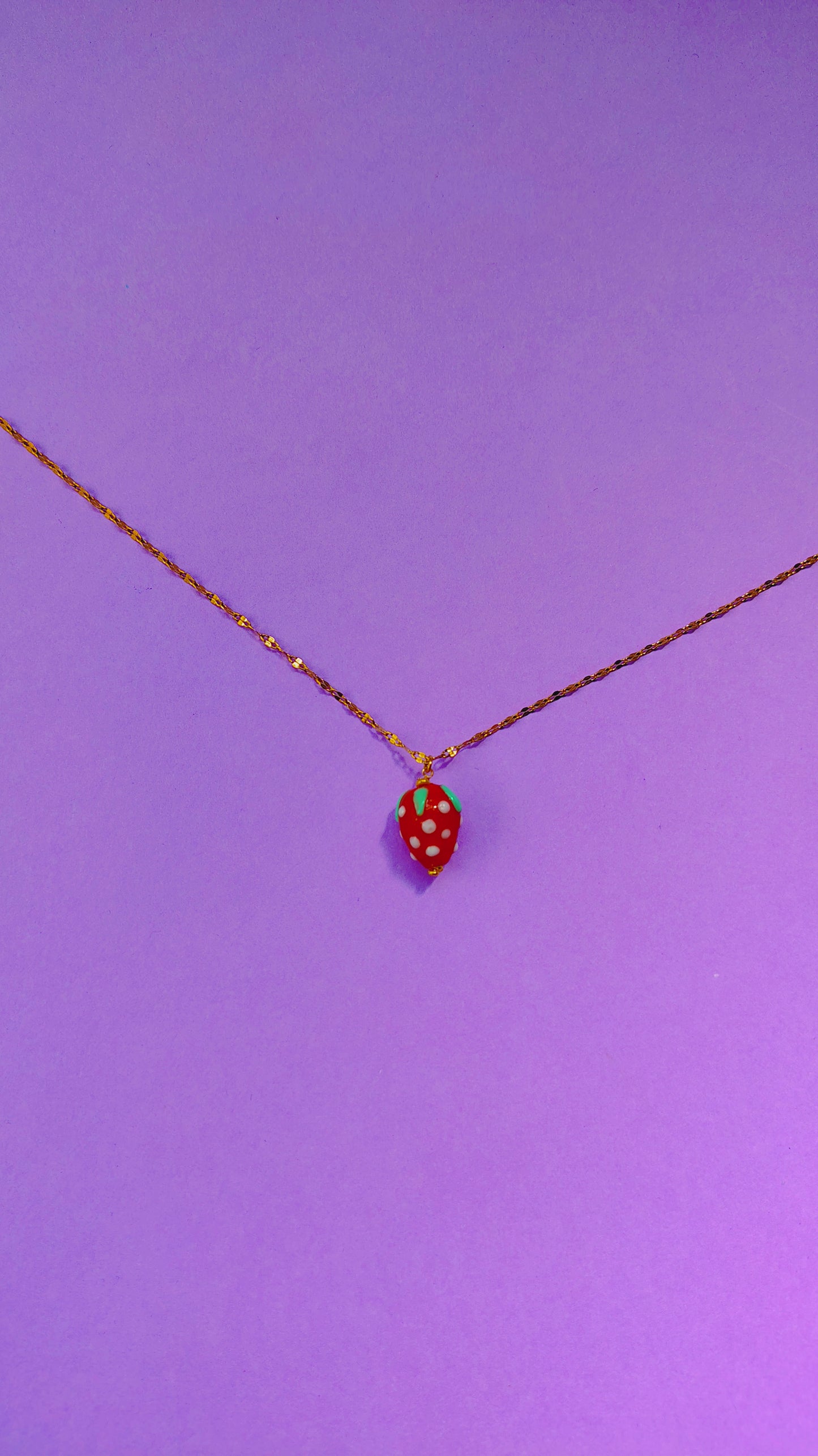 Collana Fragola smaltata in acciaio inossidabile | Nuara Bijoux