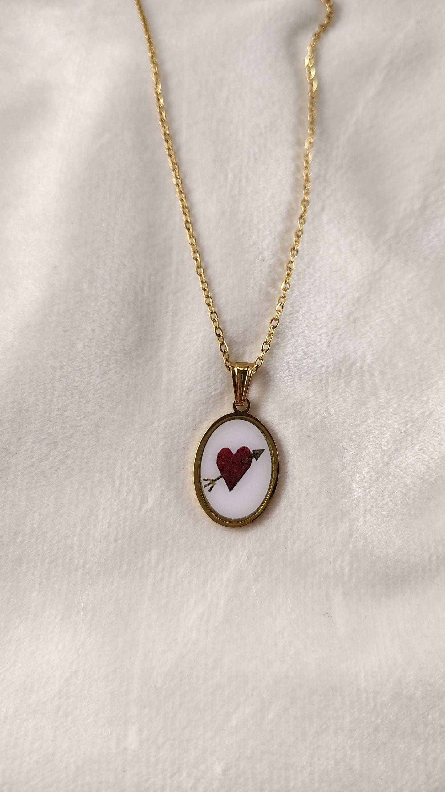 Collana con cuore trafitto da freccia