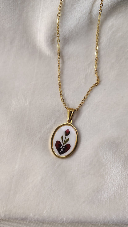 Collana con rosa nel cuore