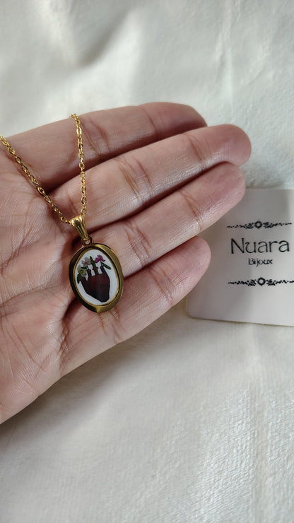 Collana con cuore anatomico fiorito