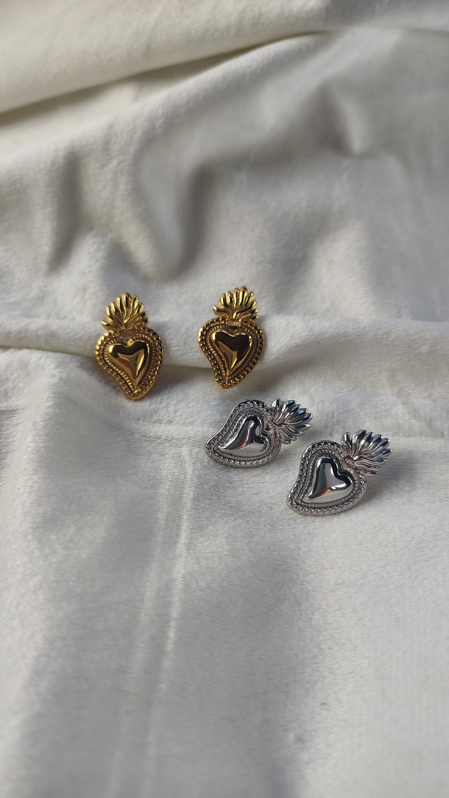 Orecchini Lobo Sacro Cuore in acciaio inossidabile | Nuara Bijoux