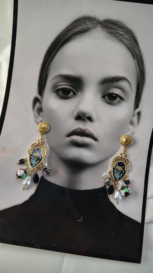 Orecchini pendenti boho barocco con charms e pavone