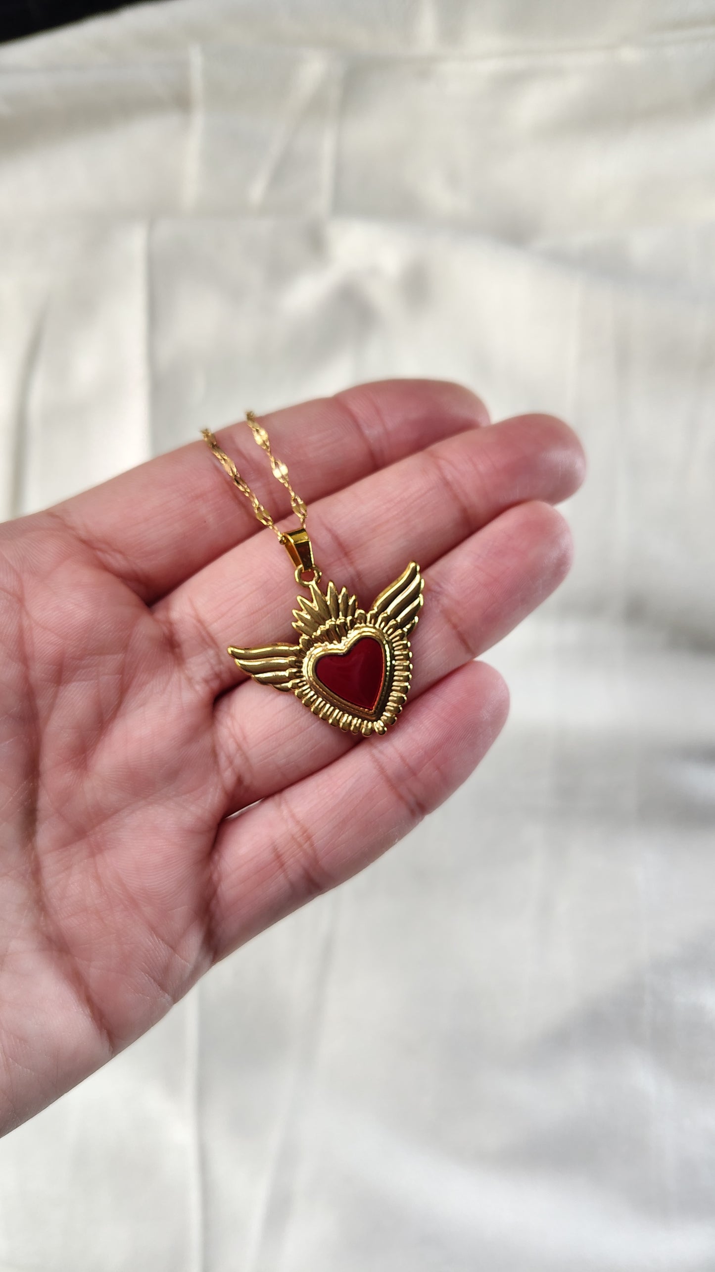 Collana in Acciaio Inossidabile con Sacro Cuore Alato | Nuara Bijoux