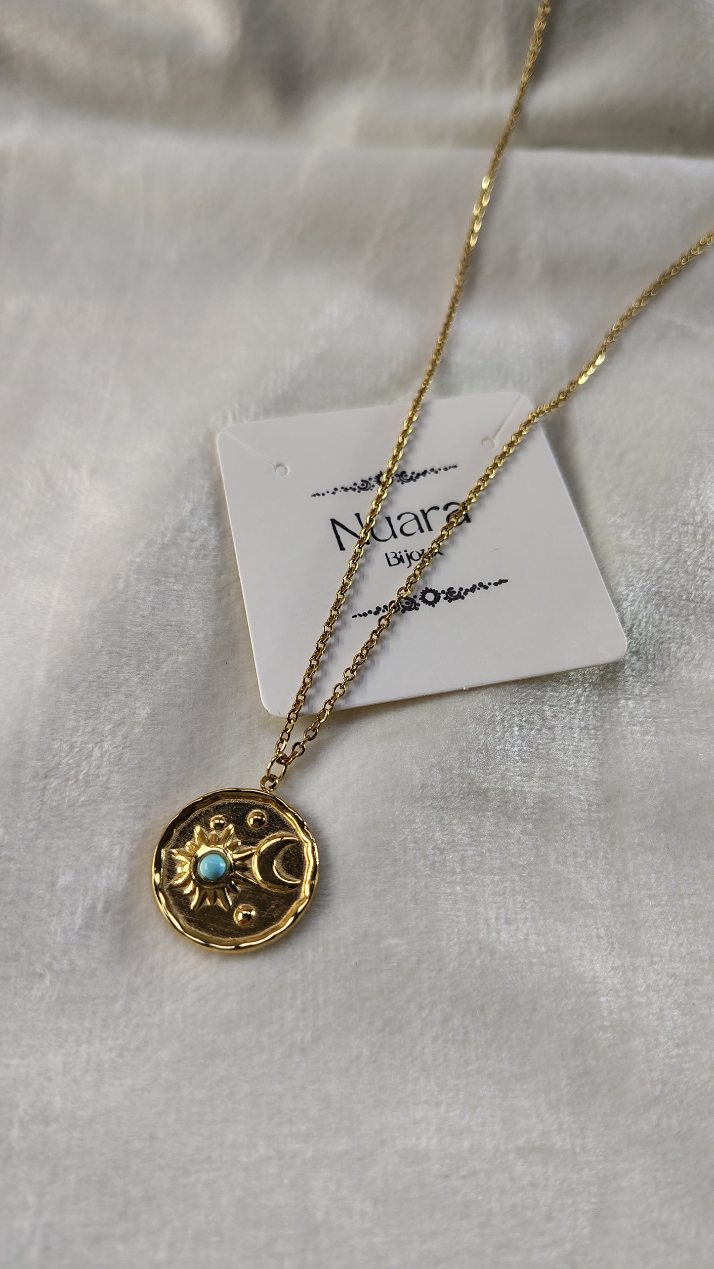 Collana con sole, mezzaluna e pietra turchese