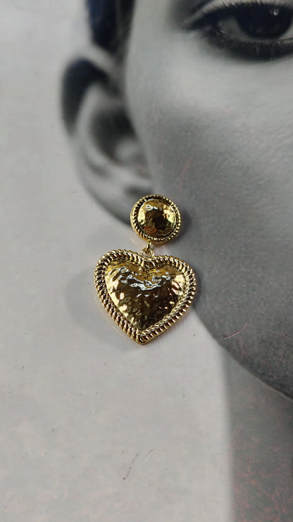 Orecchini Pendenti Cuore Martellato in Acciaio Inossidabile | Nuara Bijoux