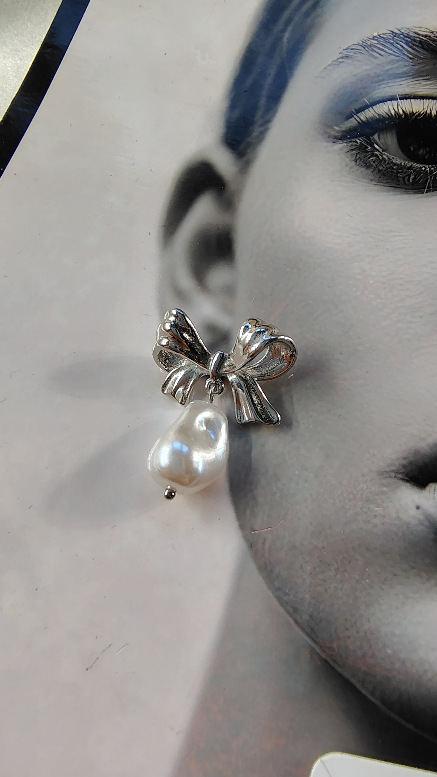 Orecchini Pendenti Fiocco con Perla in Acciaio Inossidabile | Nuara Bijoux