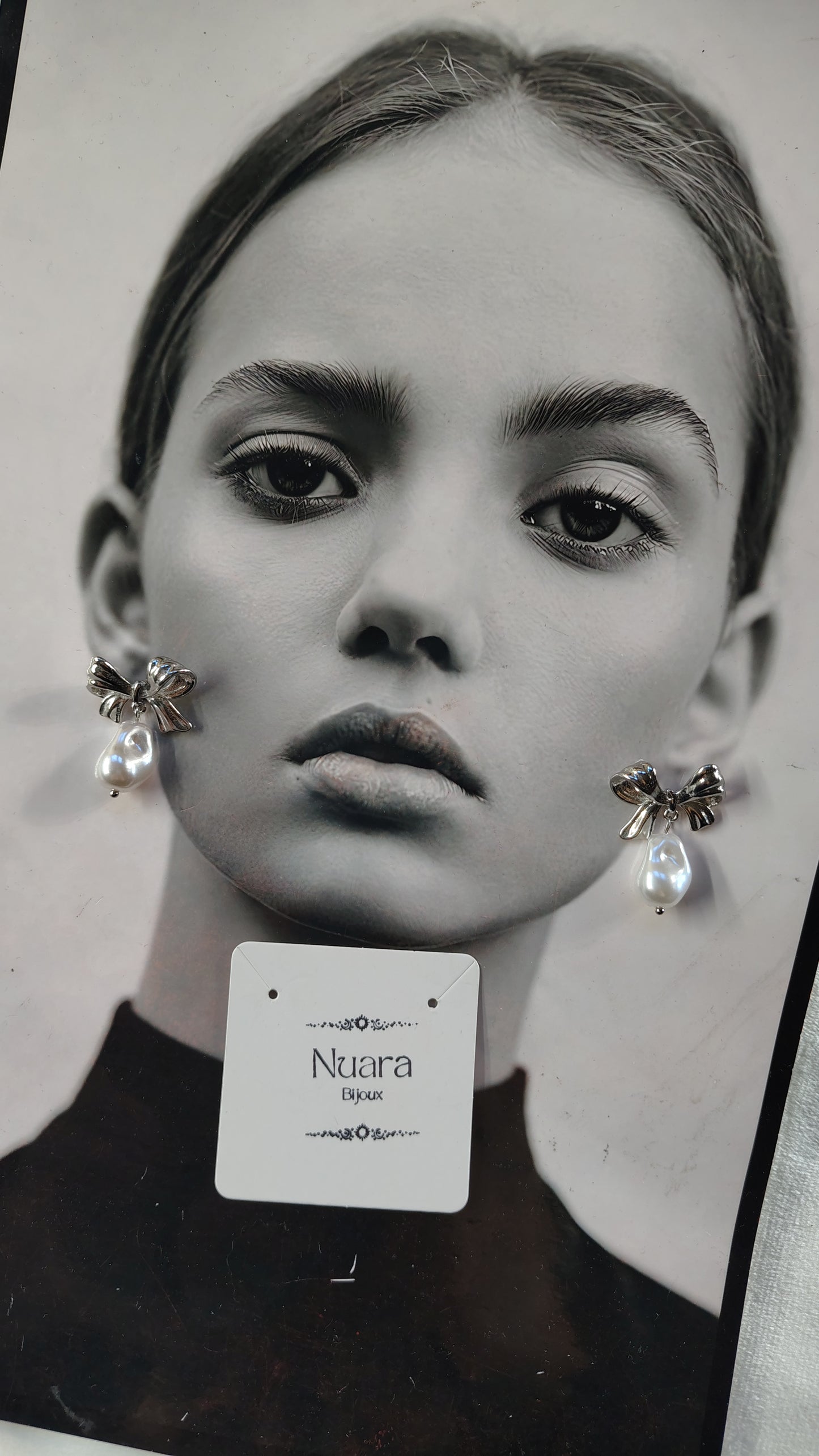 Orecchini Pendenti Fiocco con Perla in Acciaio Inossidabile | Nuara Bijoux