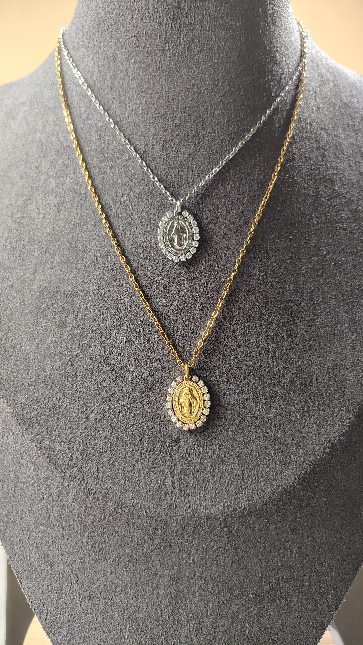 Collana in Acciaio Inossidabile con Madonnina di Guadalupe| Nuara Bijoux